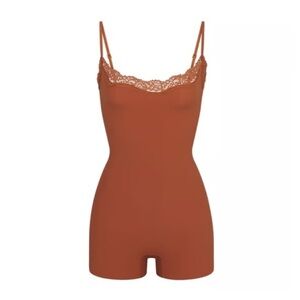 Skims Fits Everybody Lace Onesie - Bronze - Small